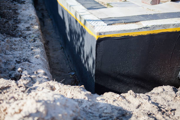 Professional Crawl Space Encapsulation technician working in Vienna, IL